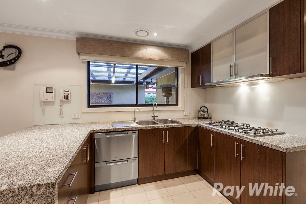 31 Coventry Crescent, Mill Park VIC 3082, Mill Park - Thumbnail 2