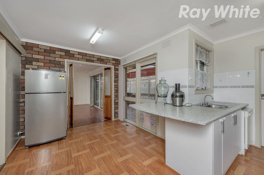 6 Cambridge Way, Bundoora VIC 3083, Bundoora - Thumbnail 2