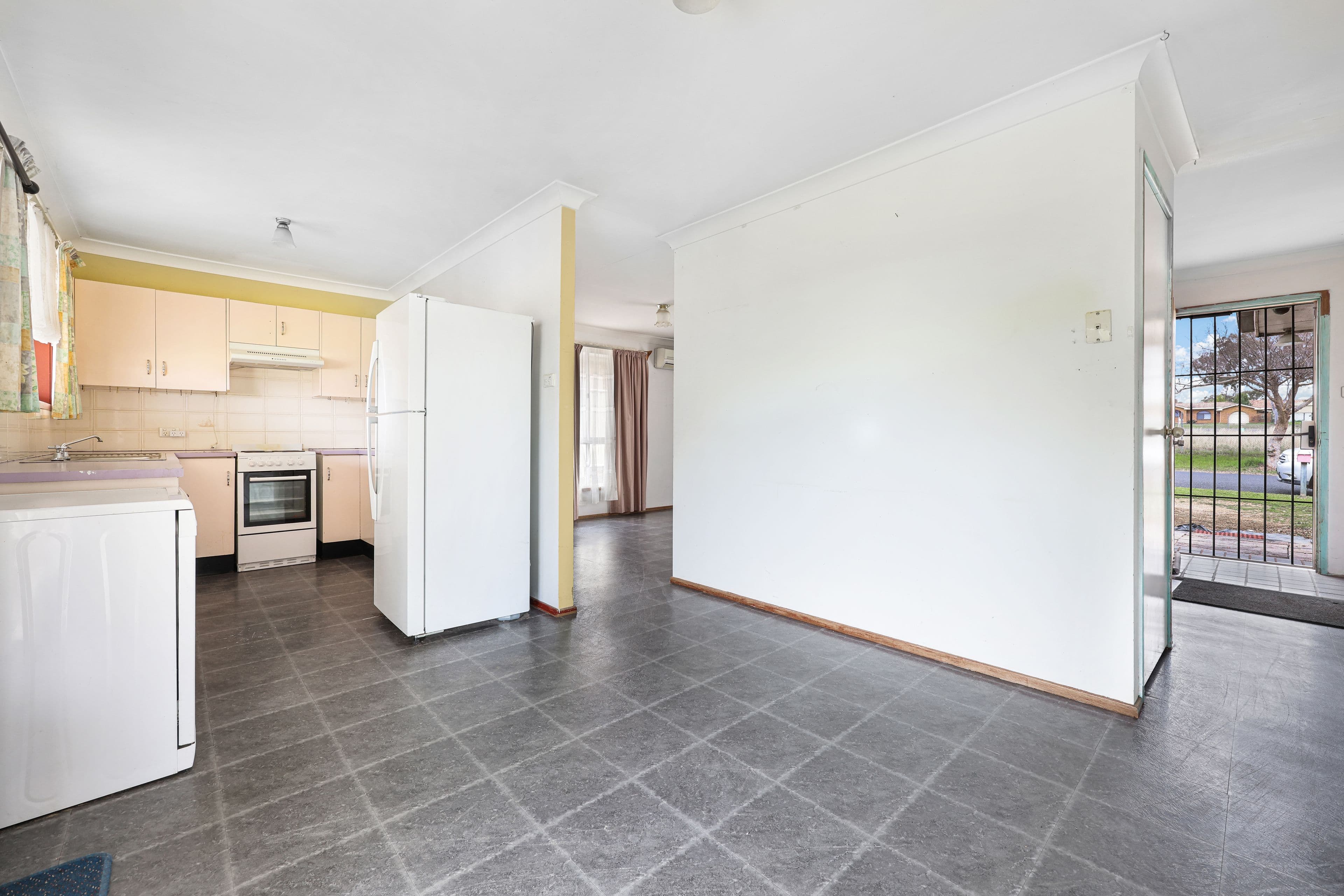 143 Warral Road, Tamworth NSW 2340, West Tamworth - Thumbnail 3