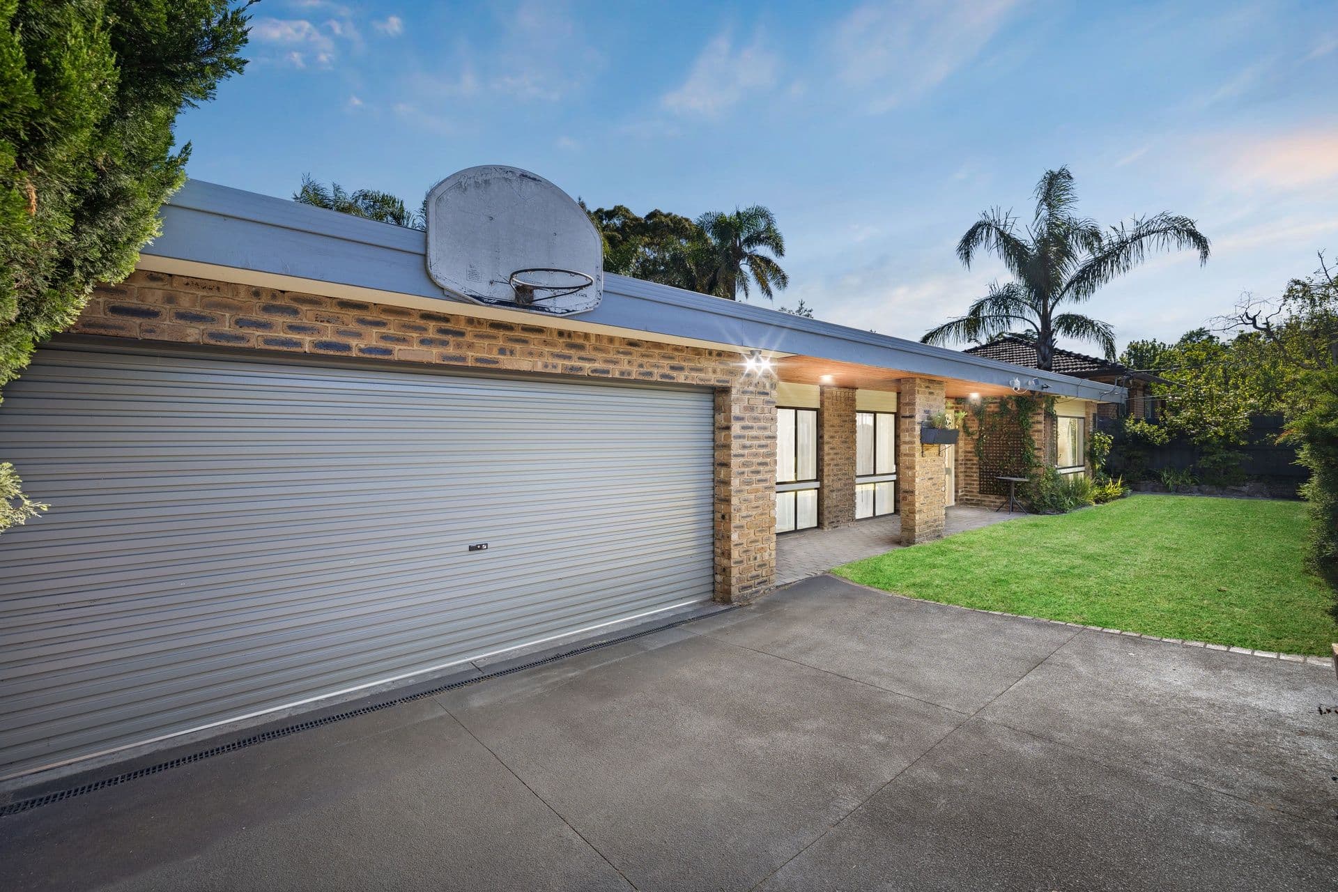 8 Kayden Street, Cheltenham VIC 3192, Cheltenham - Thumbnail 2