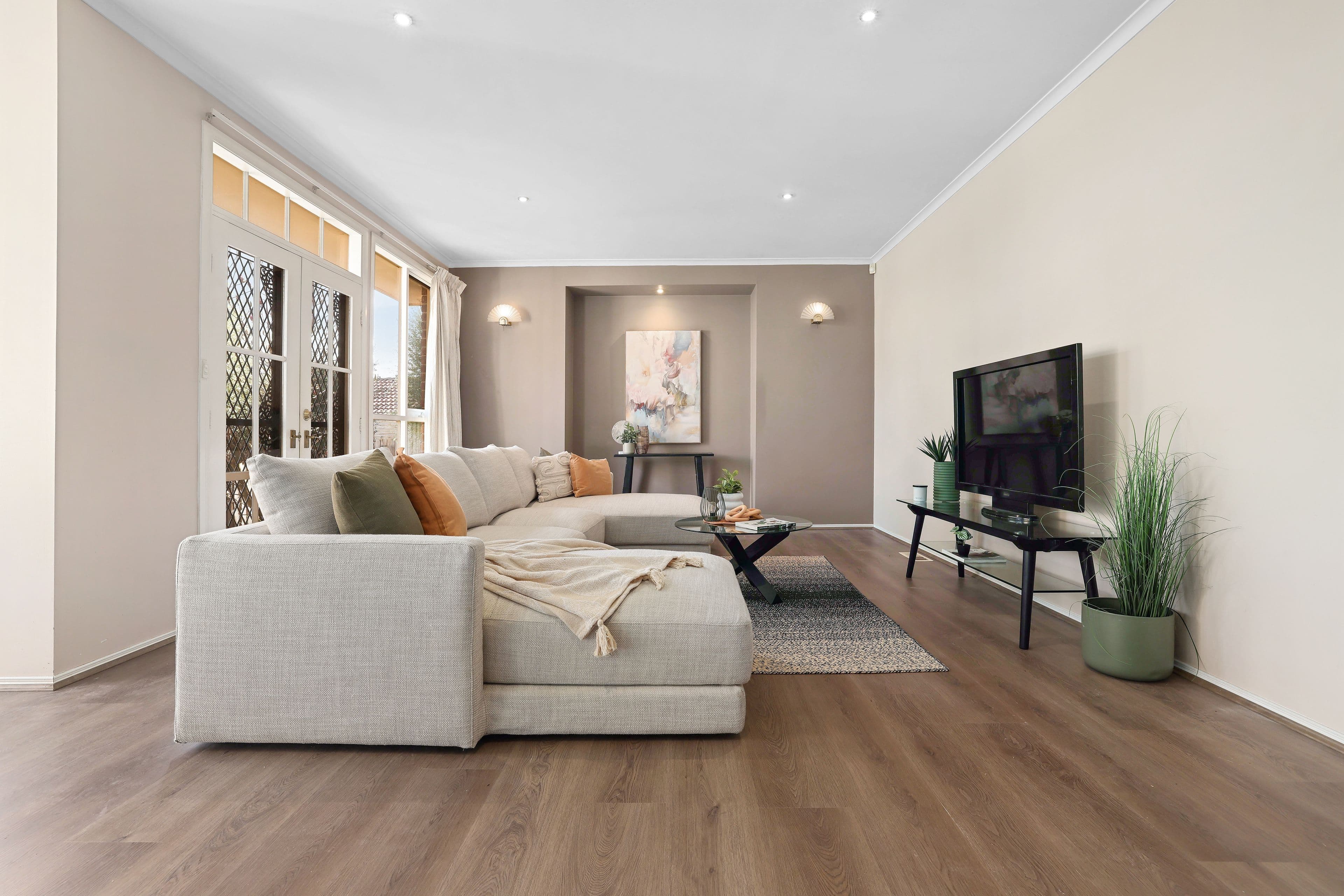 2 Lakewood Drive, Knoxfield VIC 3180, Knoxfield - Thumbnail 2