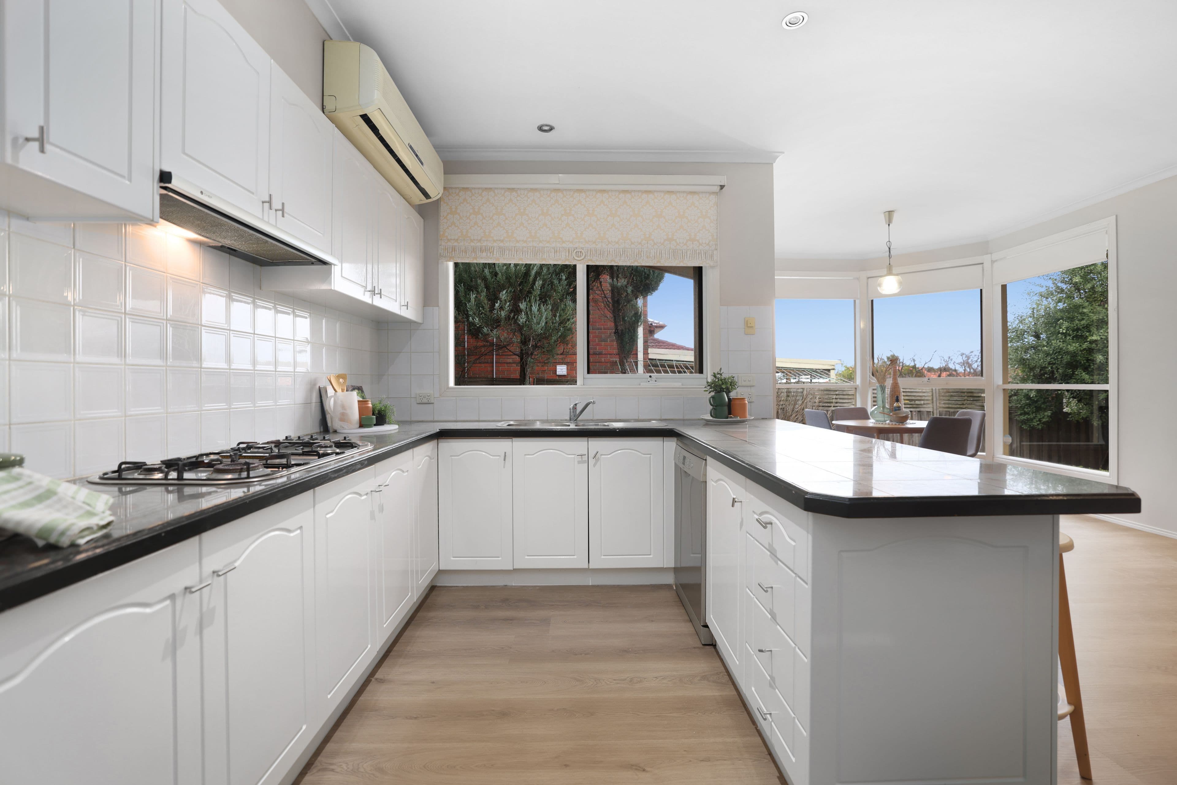 2 Lakewood Drive, Knoxfield VIC 3180, Knoxfield - Thumbnail 8