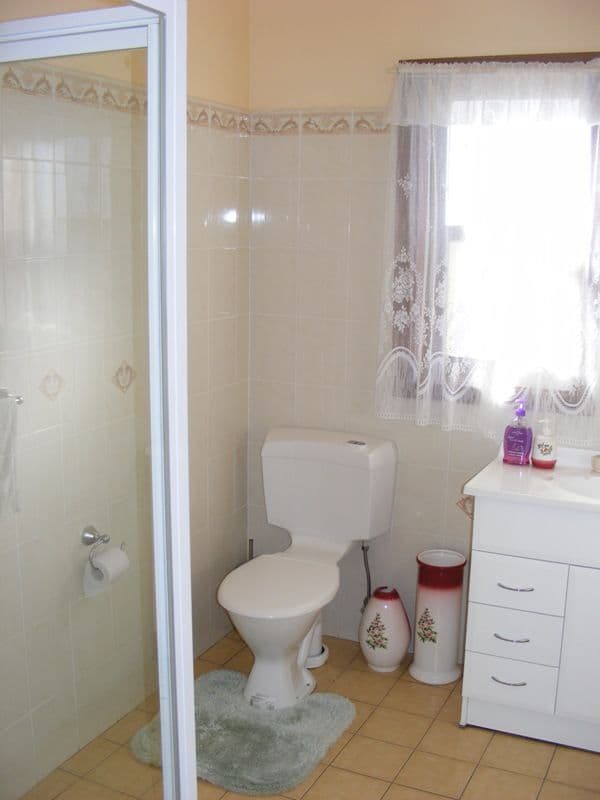 63 Weringa Avenue, LAKE HEIGHTS NSW 2502, Lake Heights - Thumbnail 2