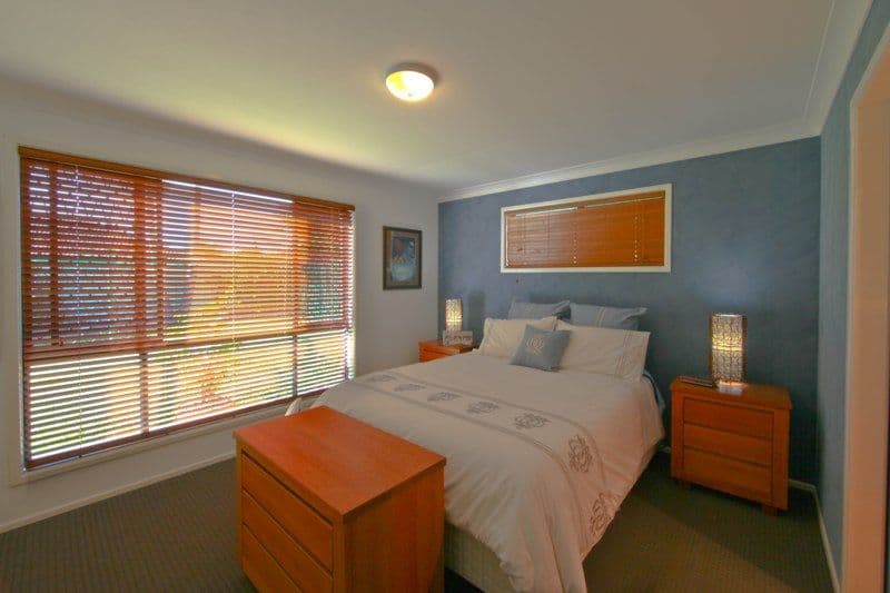 12 Coachwood Court, BURLEIGH WATERS QLD 4220, Burleigh Waters - Thumbnail 2