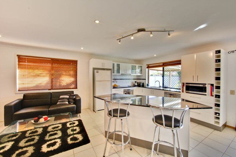 12 Coachwood Court, BURLEIGH WATERS QLD 4220, Burleigh Waters - Thumbnail 5