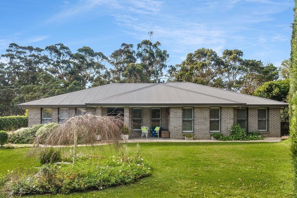 6 Cambourn Close, Bundanoon - Image 1