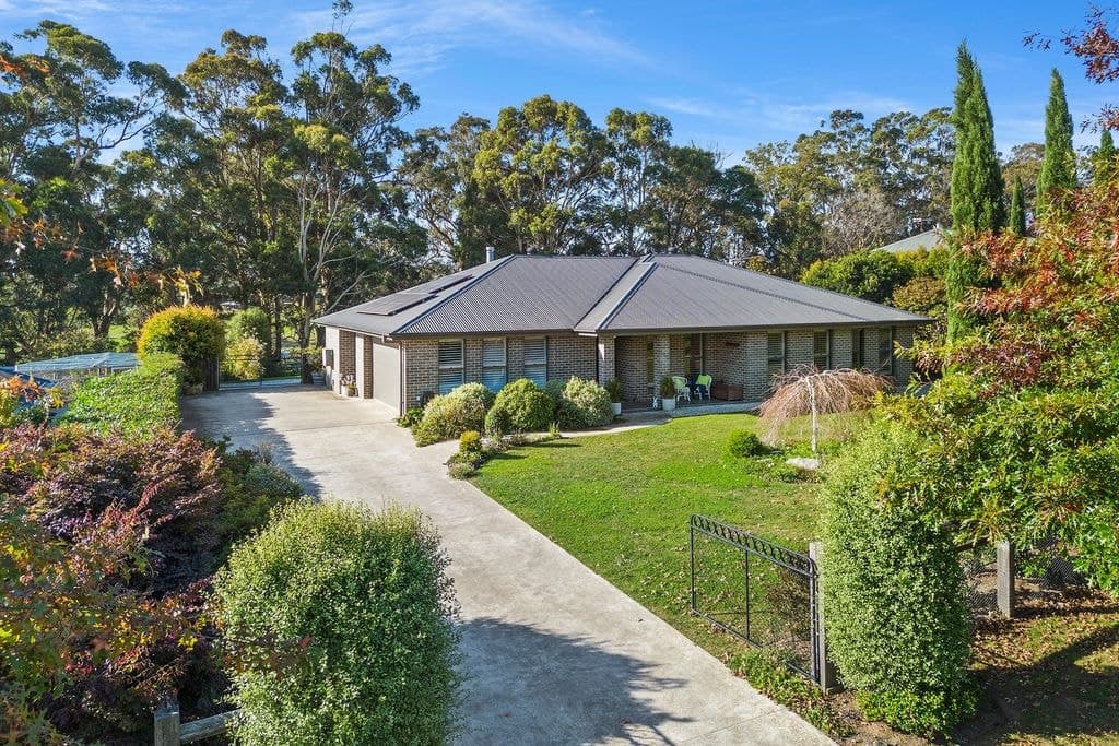 6 Cambourn Close, Bundanoon - Thumbnail 2