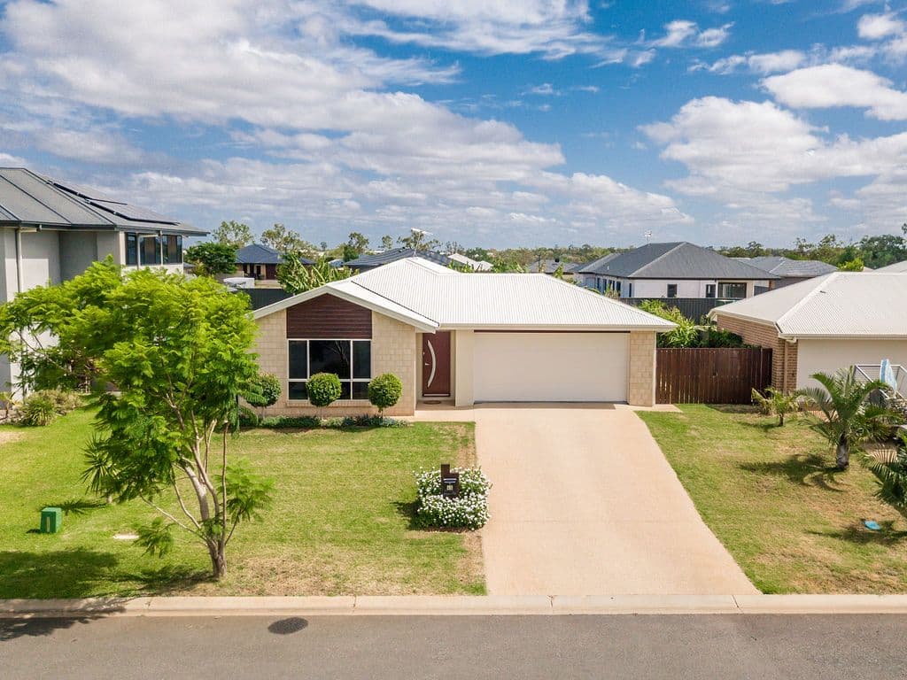 40 Canterbury Road, Emerald QLD 4720, Emerald - Thumbnail 2