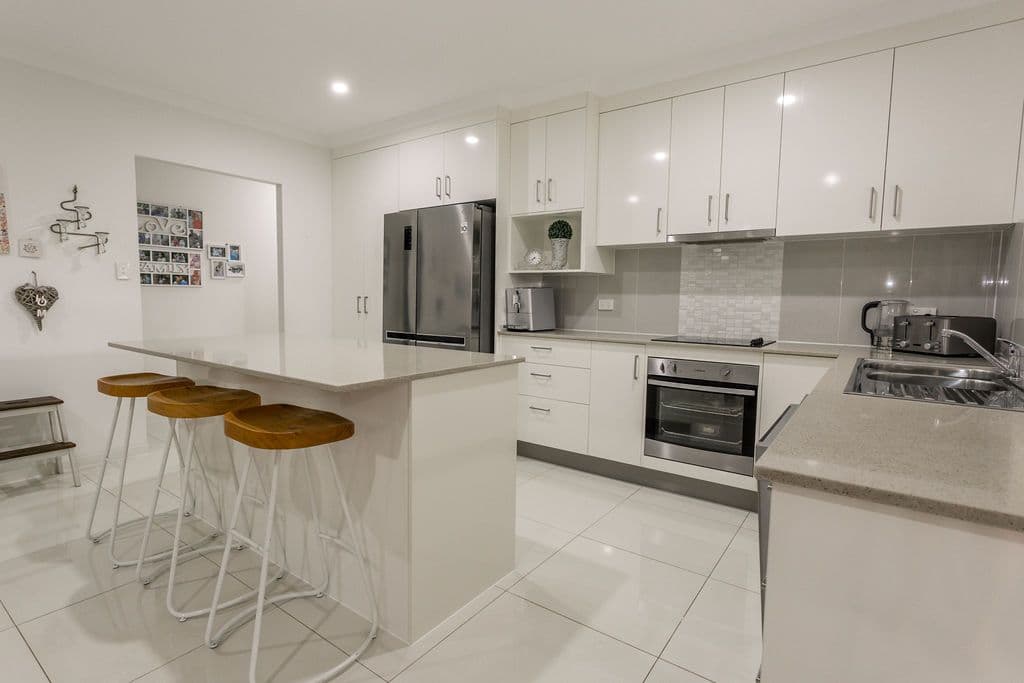 40 Canterbury Road, Emerald QLD 4720, Emerald - Thumbnail 3