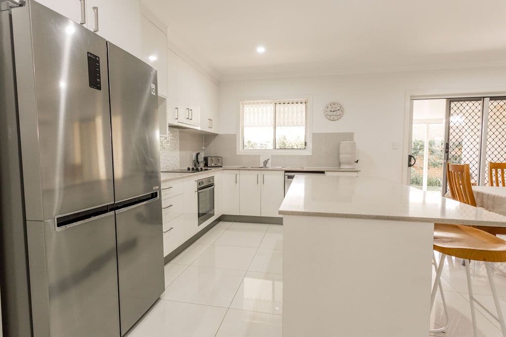 40 Canterbury Road, Emerald QLD 4720, Emerald - Thumbnail 4