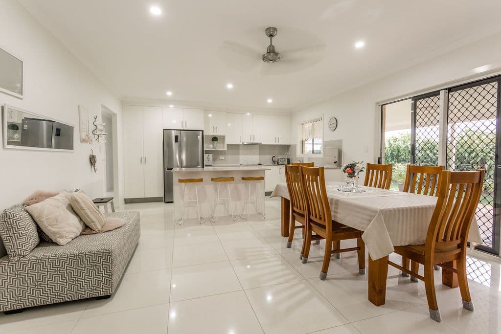 40 Canterbury Road, Emerald QLD 4720, Emerald - Thumbnail 5