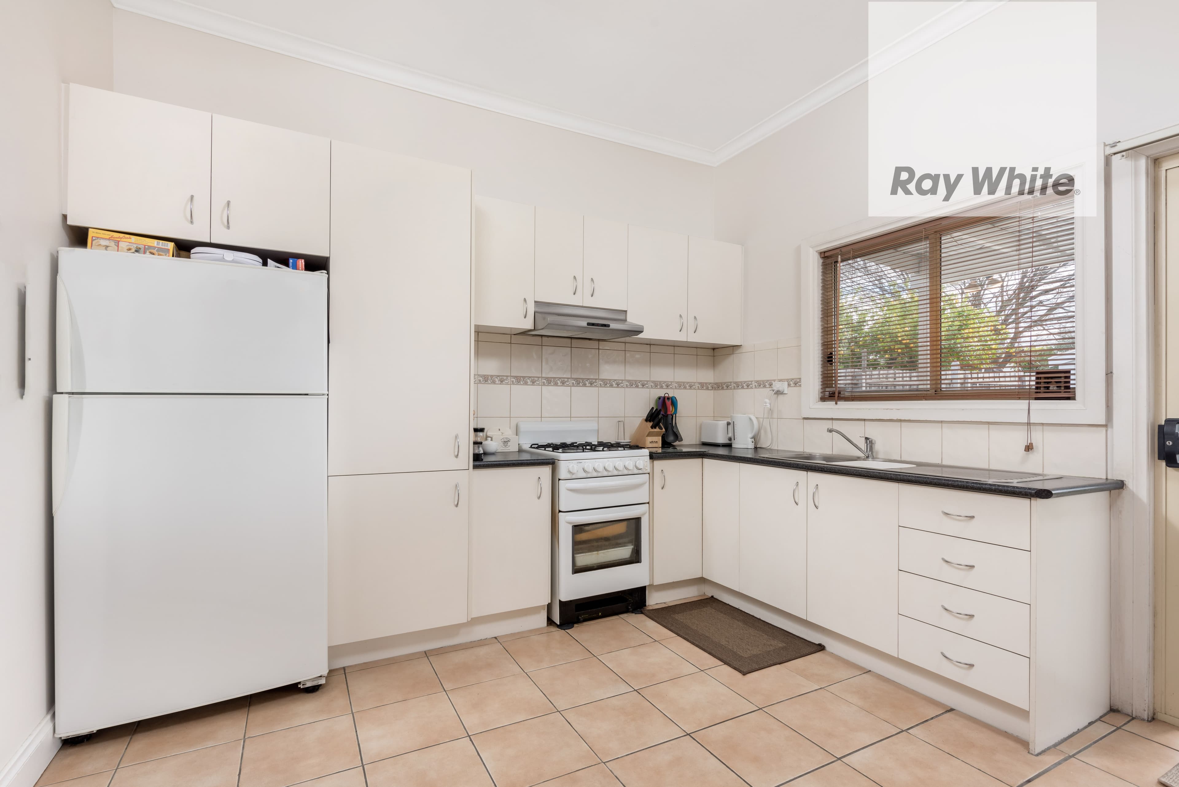 14 Rona Street, Reservoir VIC 3073, Reservoir - Thumbnail 3