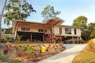 10 Raddle Court, CANNONVALE QLD 4802, Cannonvale - Thumbnail 2