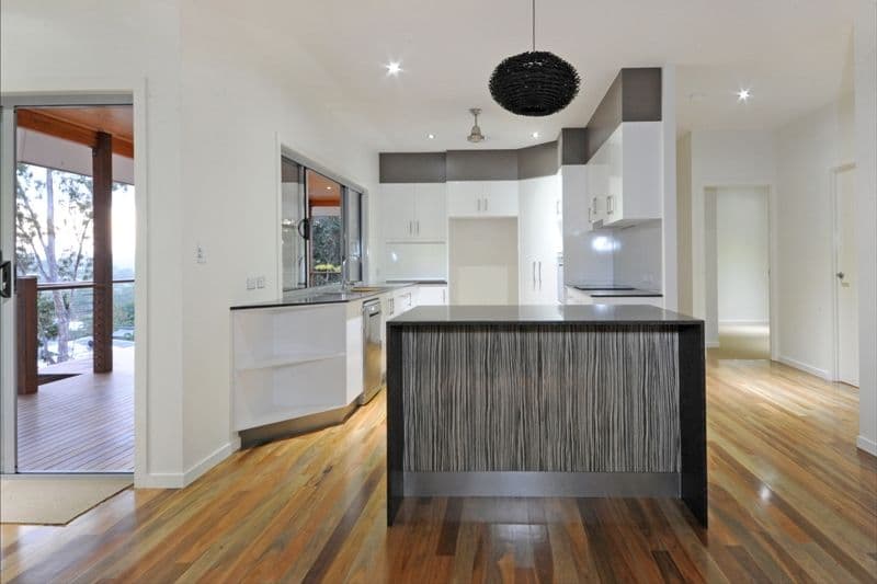 10 Raddle Court, CANNONVALE QLD 4802, Cannonvale - Thumbnail 6