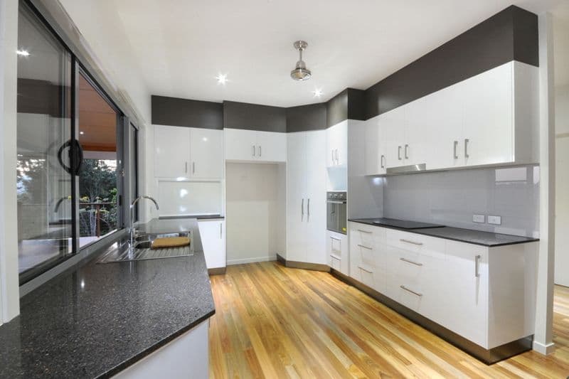 10 Raddle Court, CANNONVALE QLD 4802, Cannonvale - Thumbnail 8