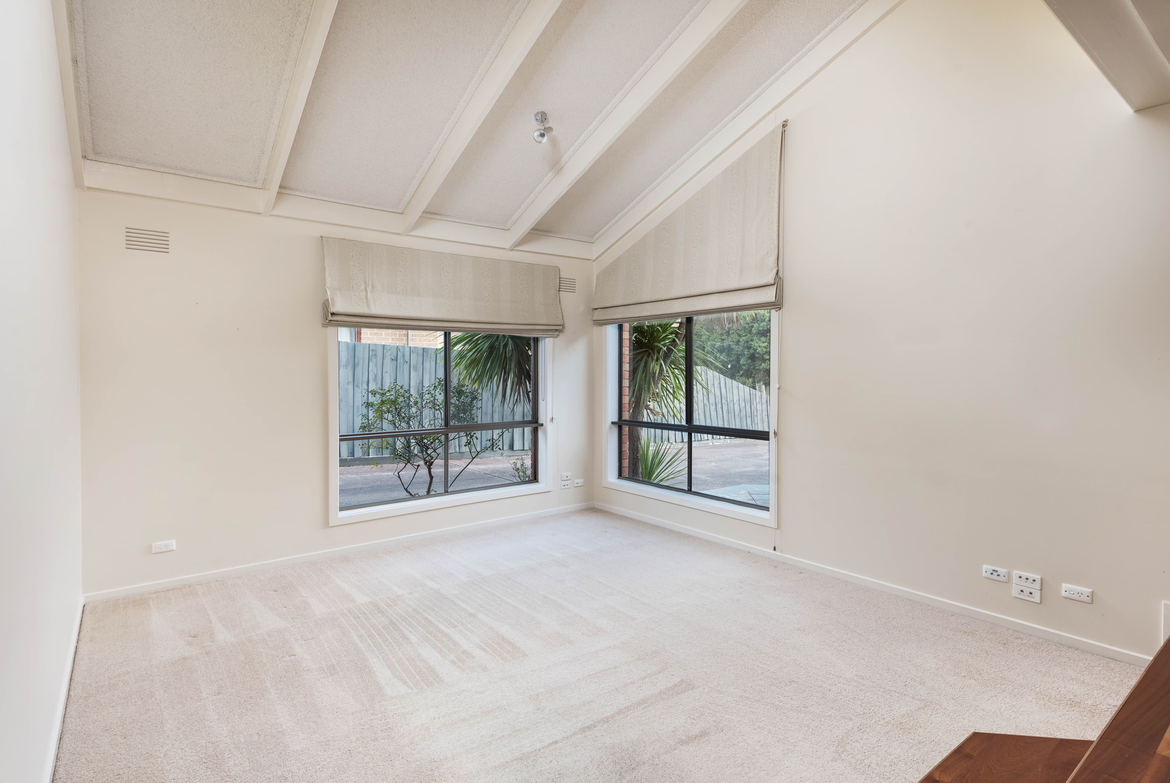 10 Doubell Court, Mill Park VIC 3082, Mill Park - Thumbnail 3