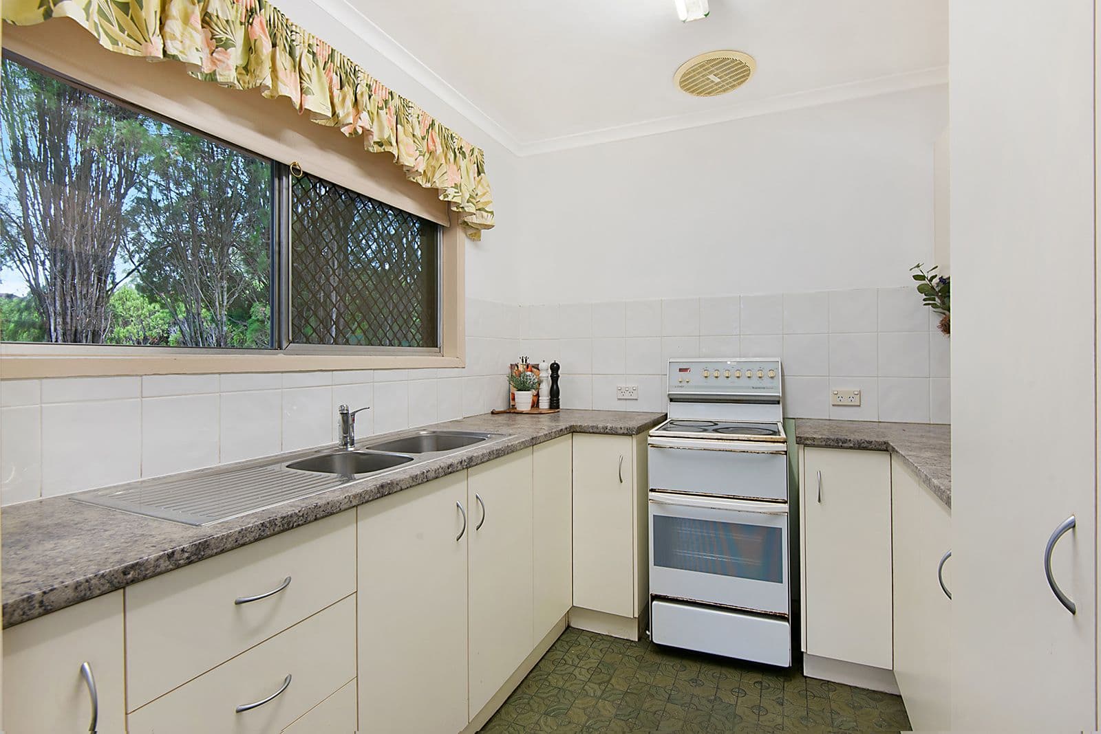 12 Hagen Street, Upper Mount Gravatt QLD 4122, Upper Mount Gravatt - Thumbnail 3