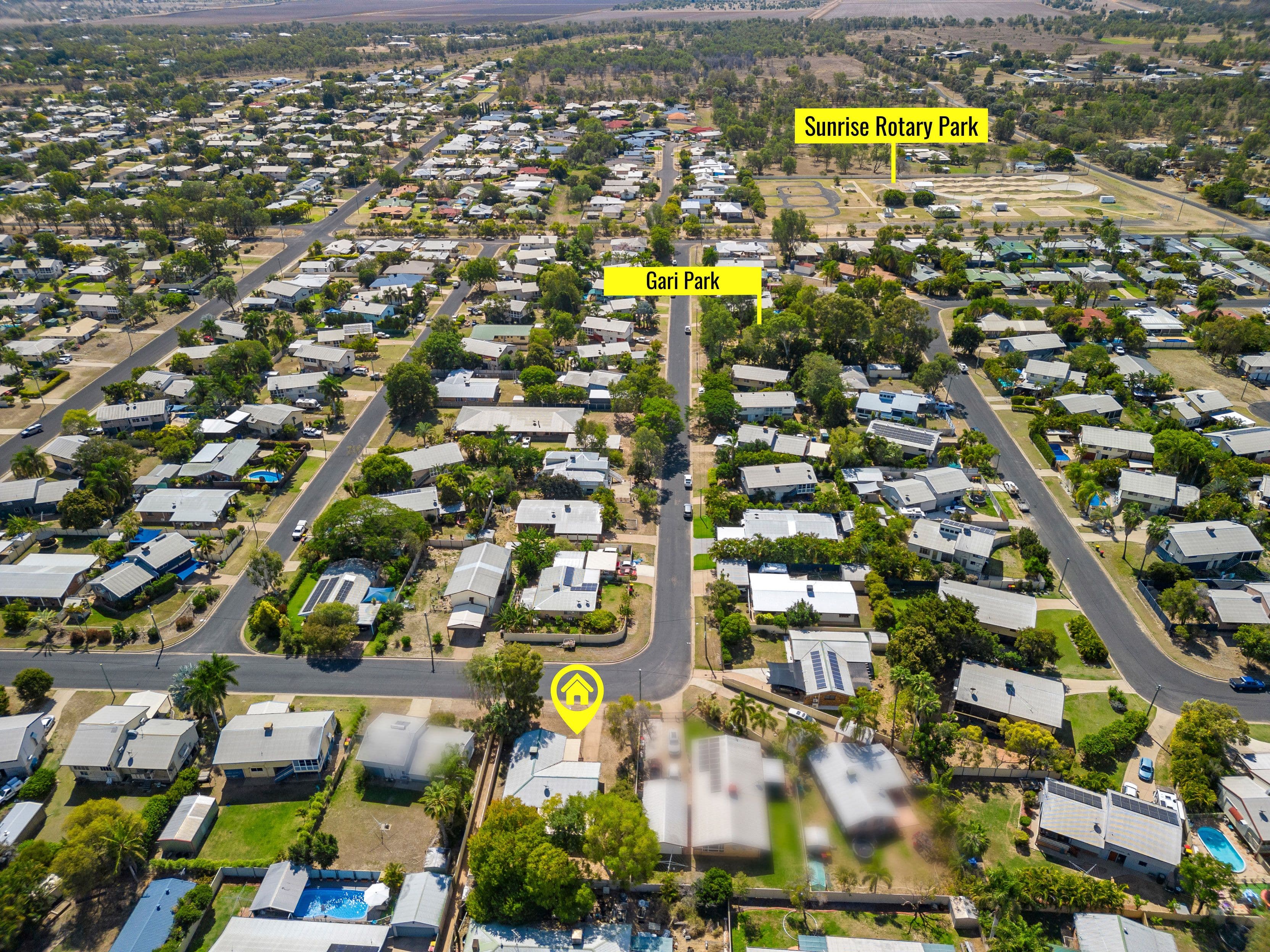 14 Colleen Avenue, Emerald QLD 4720, Emerald - Thumbnail 3
