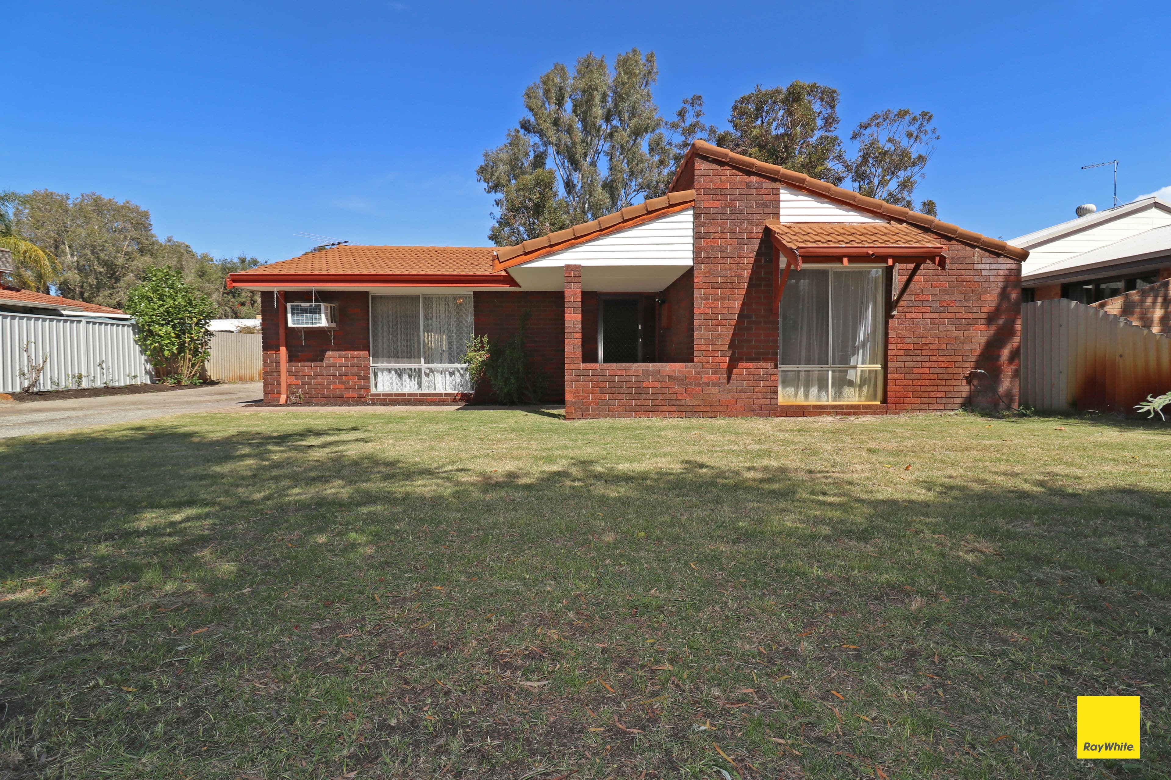 6 Maguire Avenue, Beechboro WA 6063, Beechboro - Thumbnail 2