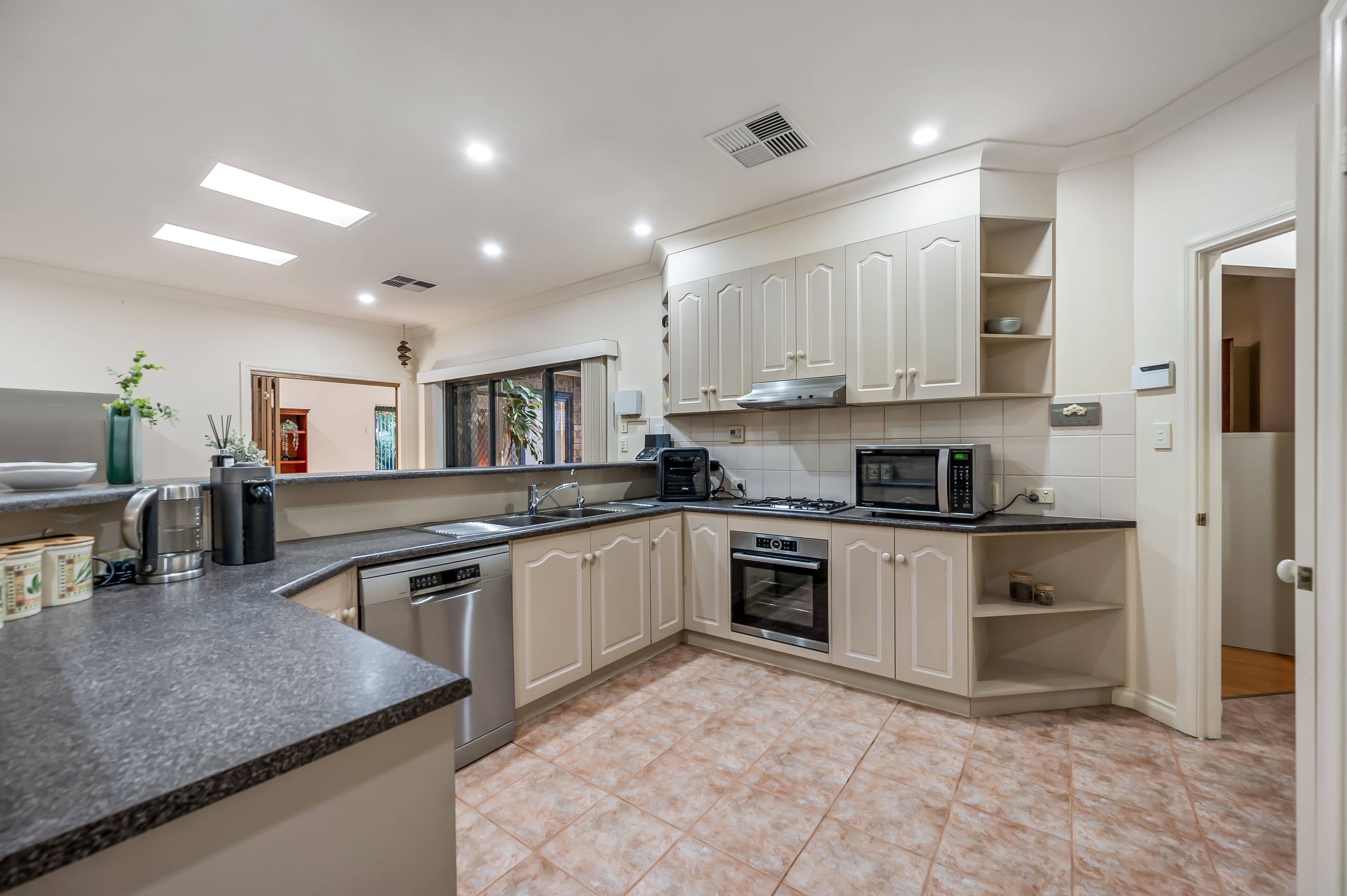 11 Merchant Avenue, Mitchell Park SA 5043, Mitchell Park - Thumbnail 6
