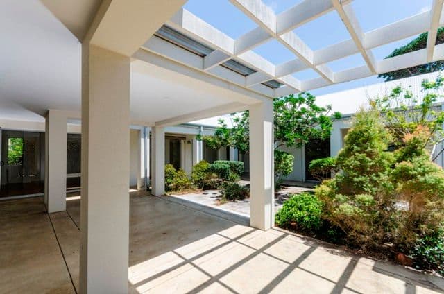 28 Brighton Parade, SOUTHPORT QLD 4215, Southport - Thumbnail 4