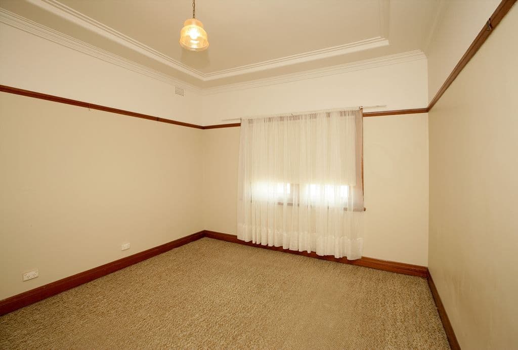 30 Dalton Street, Turvey Park NSW 2650, Turvey Park - Thumbnail 2