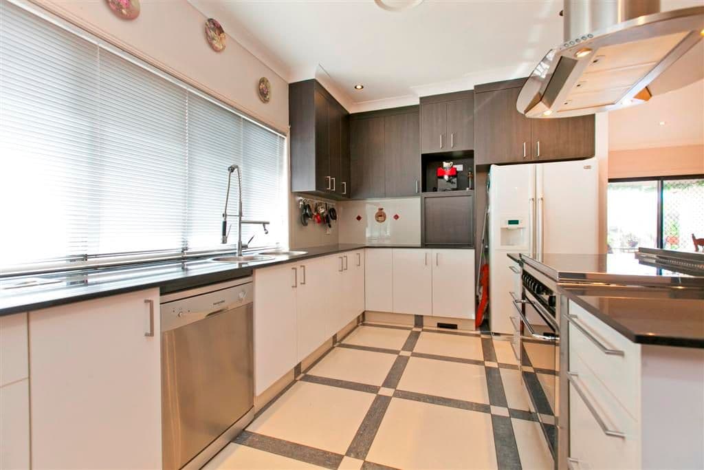 25 Caswell Crescent, REDLAND BAY QLD 4165, Redland Bay - Thumbnail 2