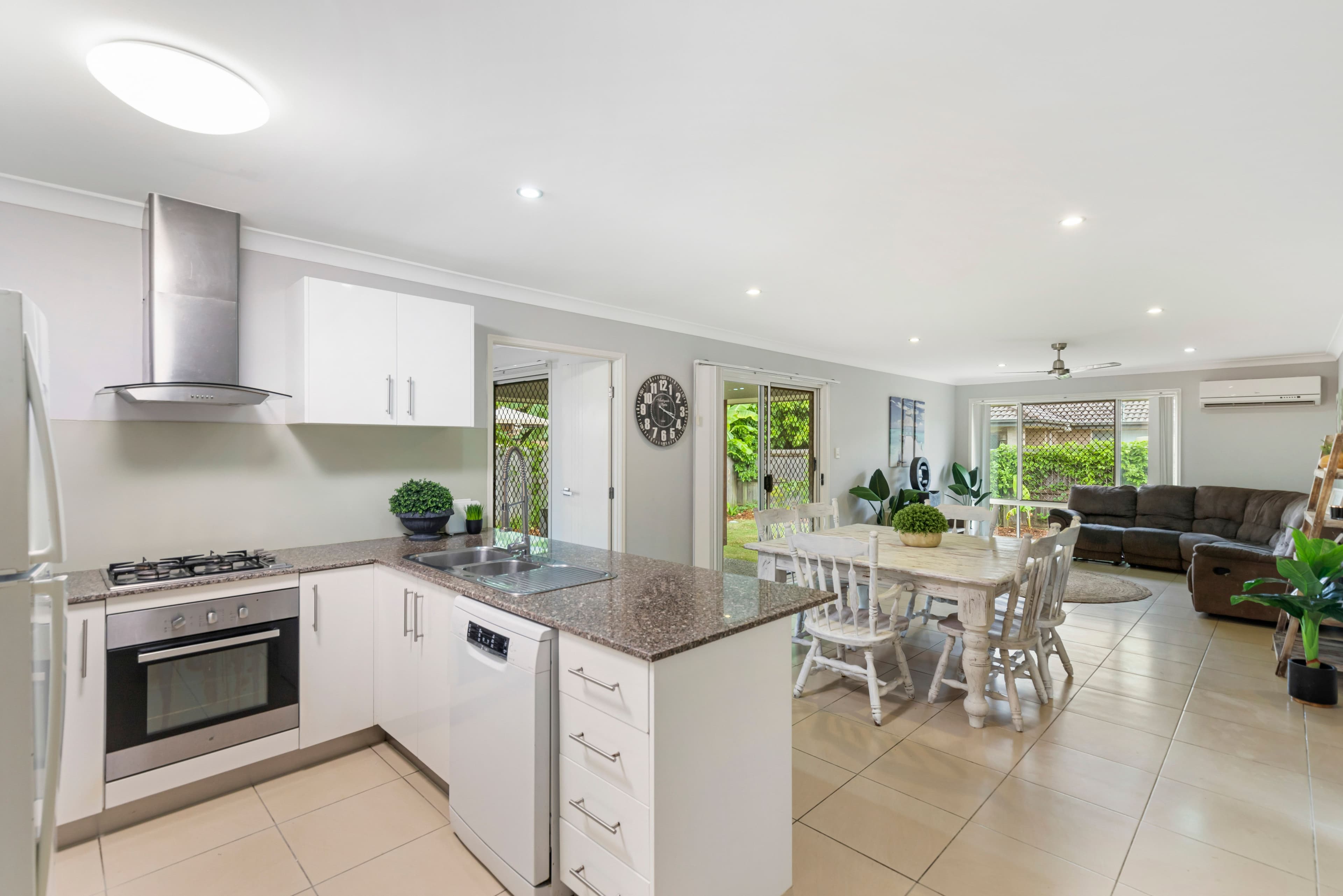 9 Reichman Street, Caboolture QLD 4510, Caboolture - Thumbnail 2