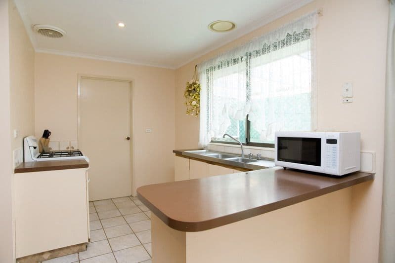 12 Leilani Grove, THOMASTOWN VIC 3074, Thomastown - Thumbnail 2