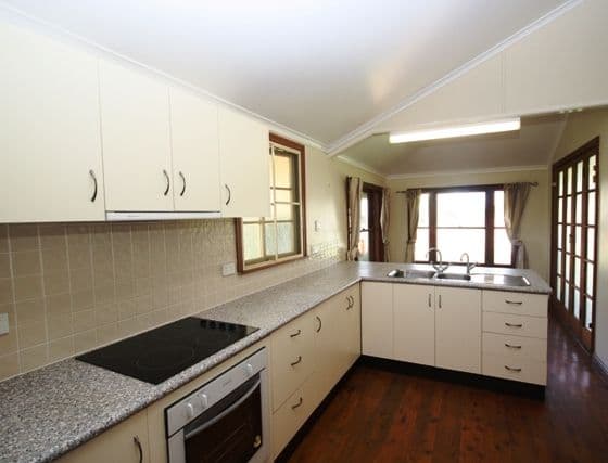 15 Lark Street, LONGREACH QLD 4730, Longreach - Thumbnail 2