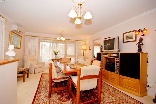 4  ALDERLEY Court, CHIRNSIDE PARK VIC 3116, Chirnside Park - Thumbnail 2