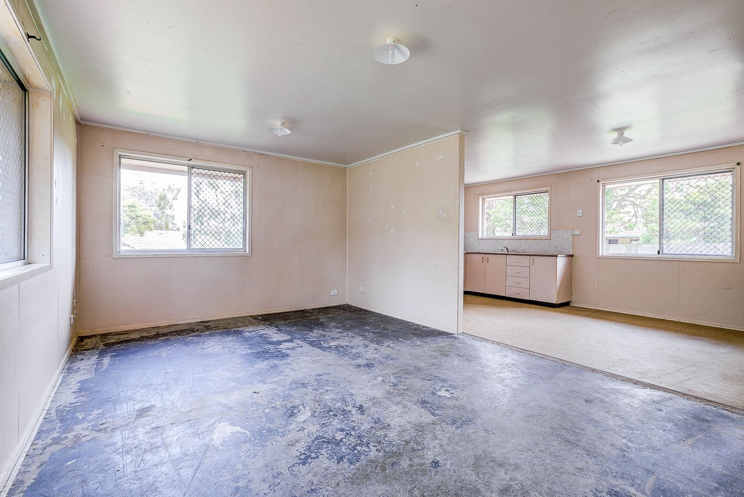 4 Gloxinia Street, Kingston QLD 4114, Kingston - Thumbnail 2