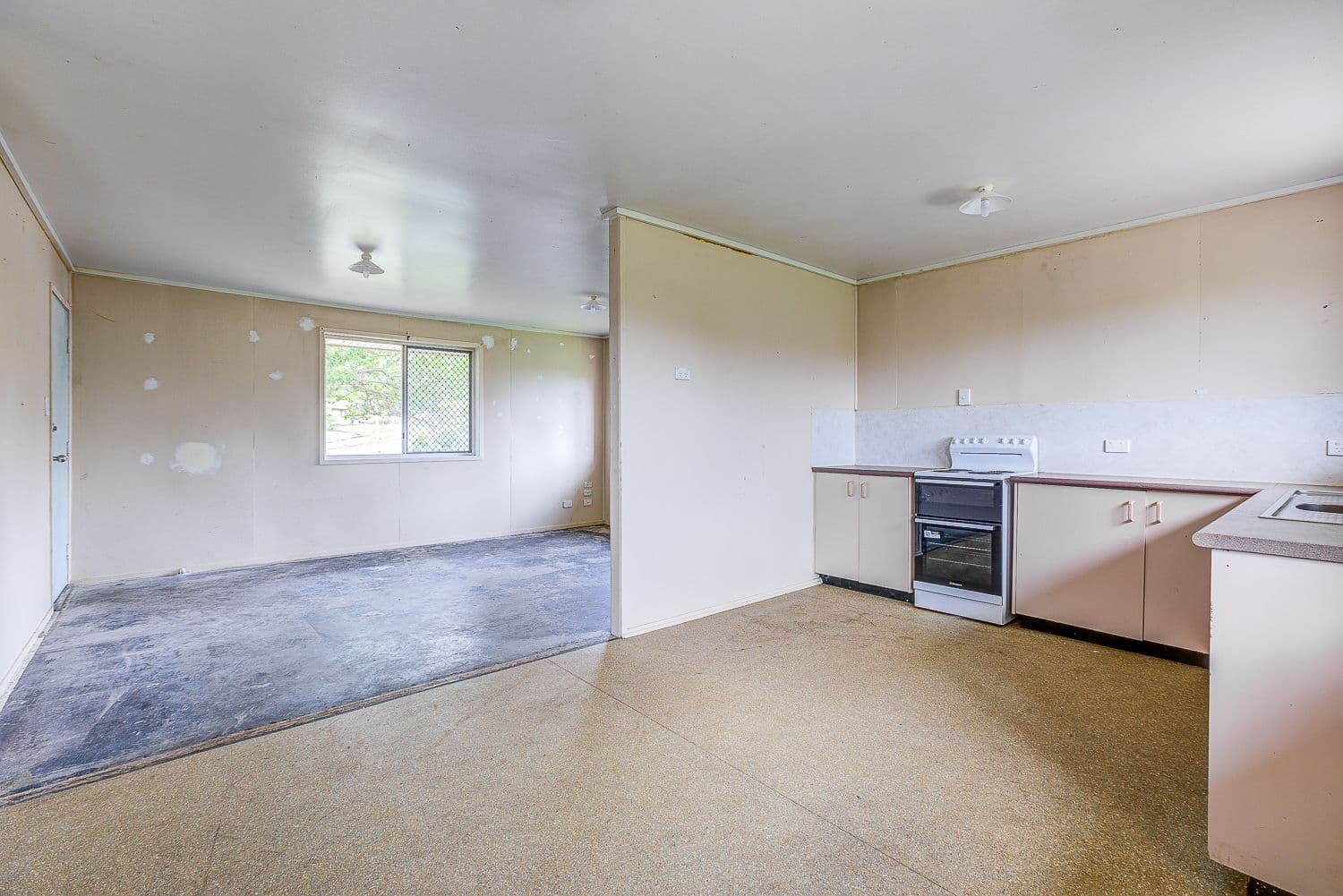 4 Gloxinia Street, Kingston QLD 4114, Kingston - Thumbnail 4