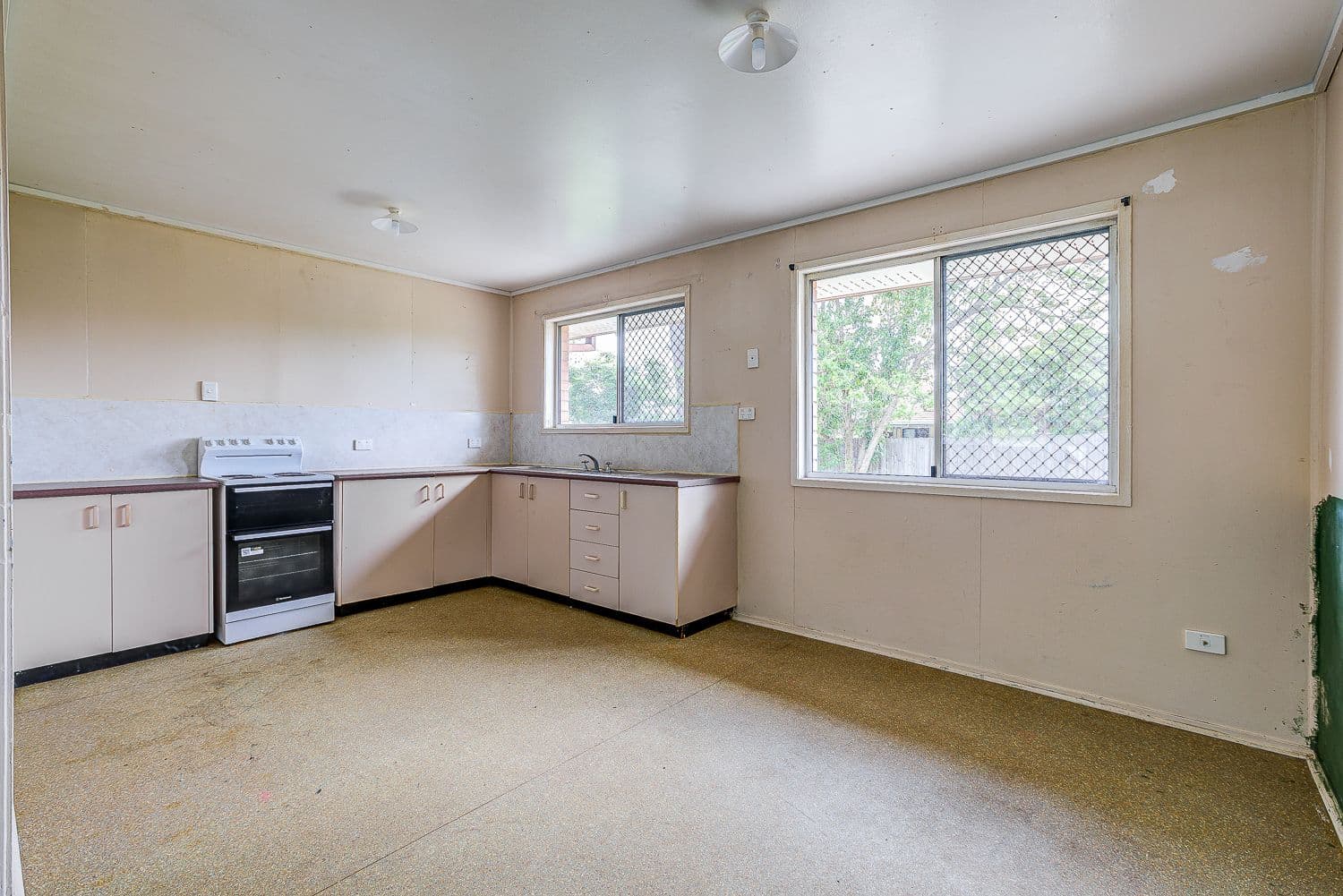 4 Gloxinia Street, Kingston QLD 4114, Kingston - Thumbnail 5