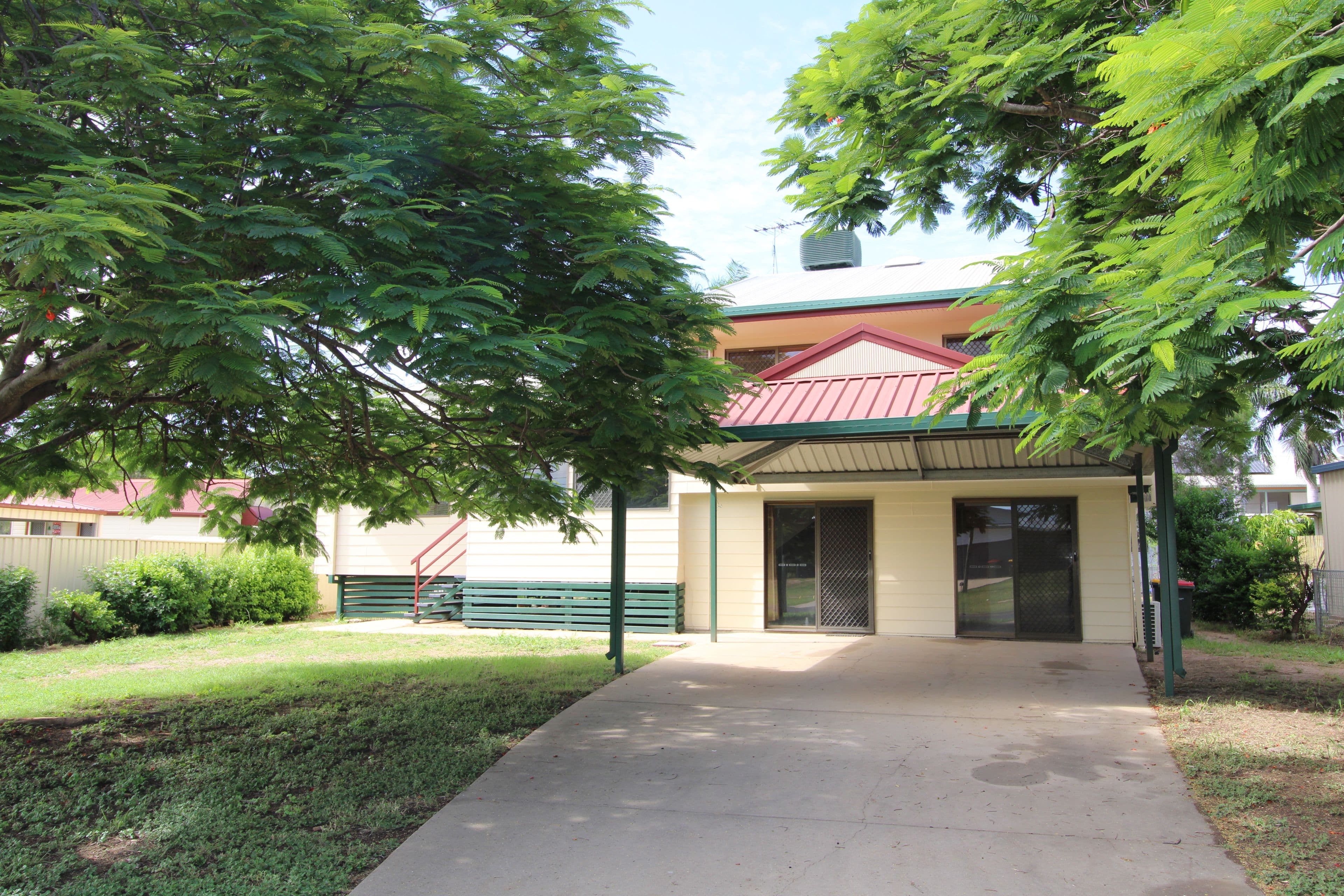 64 Loch Street, Emerald QLD 4720, Emerald - Thumbnail 2