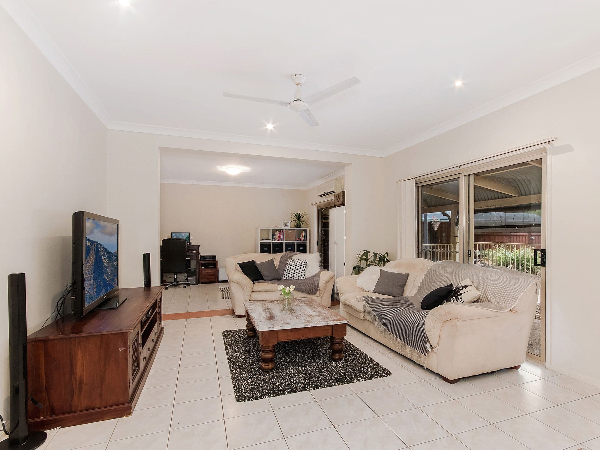 24 Queens Park Circuit, Oxenford QLD 4210, Oxenford - Thumbnail 7