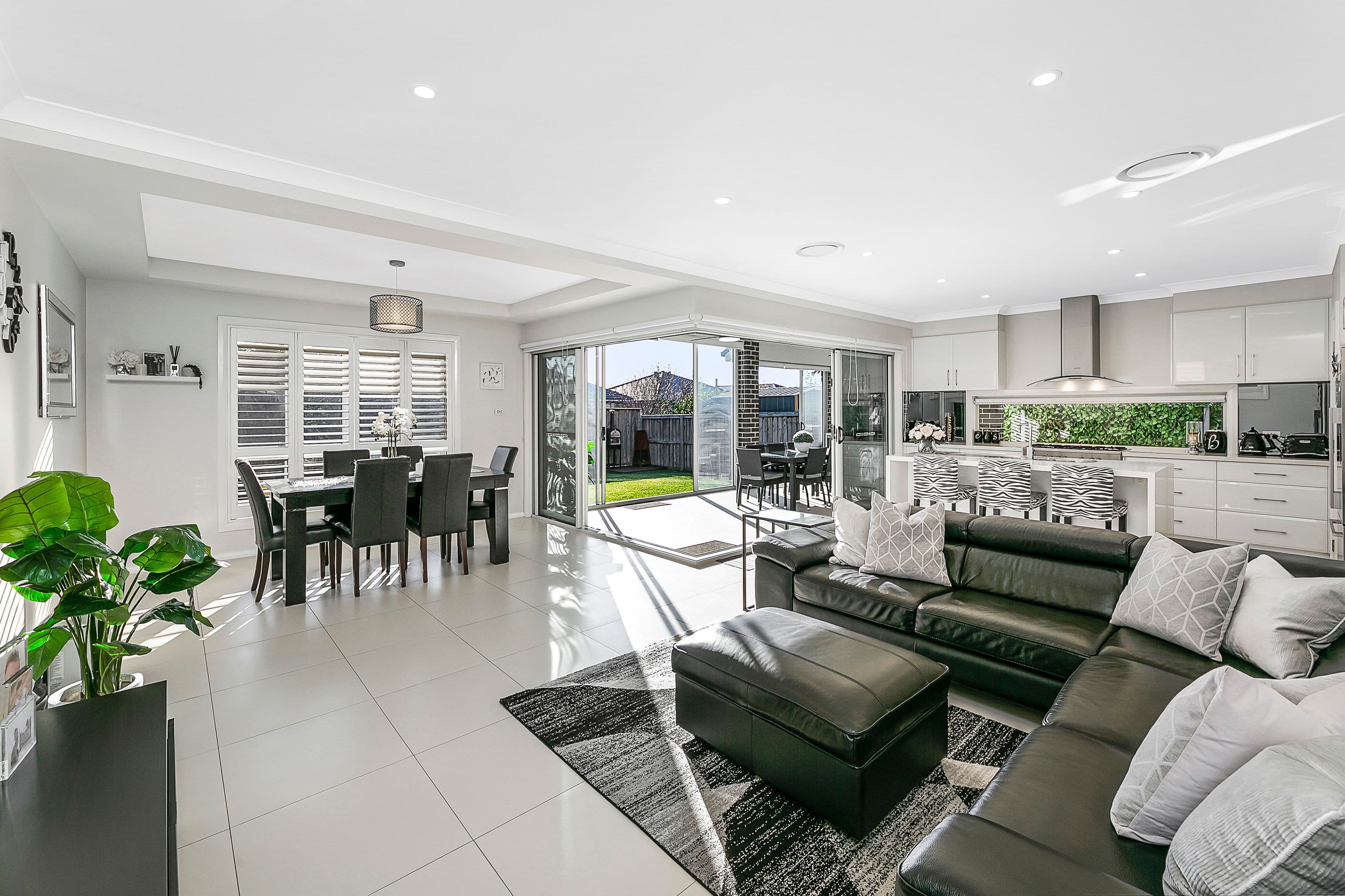 25 Rowe Drive, Potts Hill NSW 2143, Potts Hill - Thumbnail 2