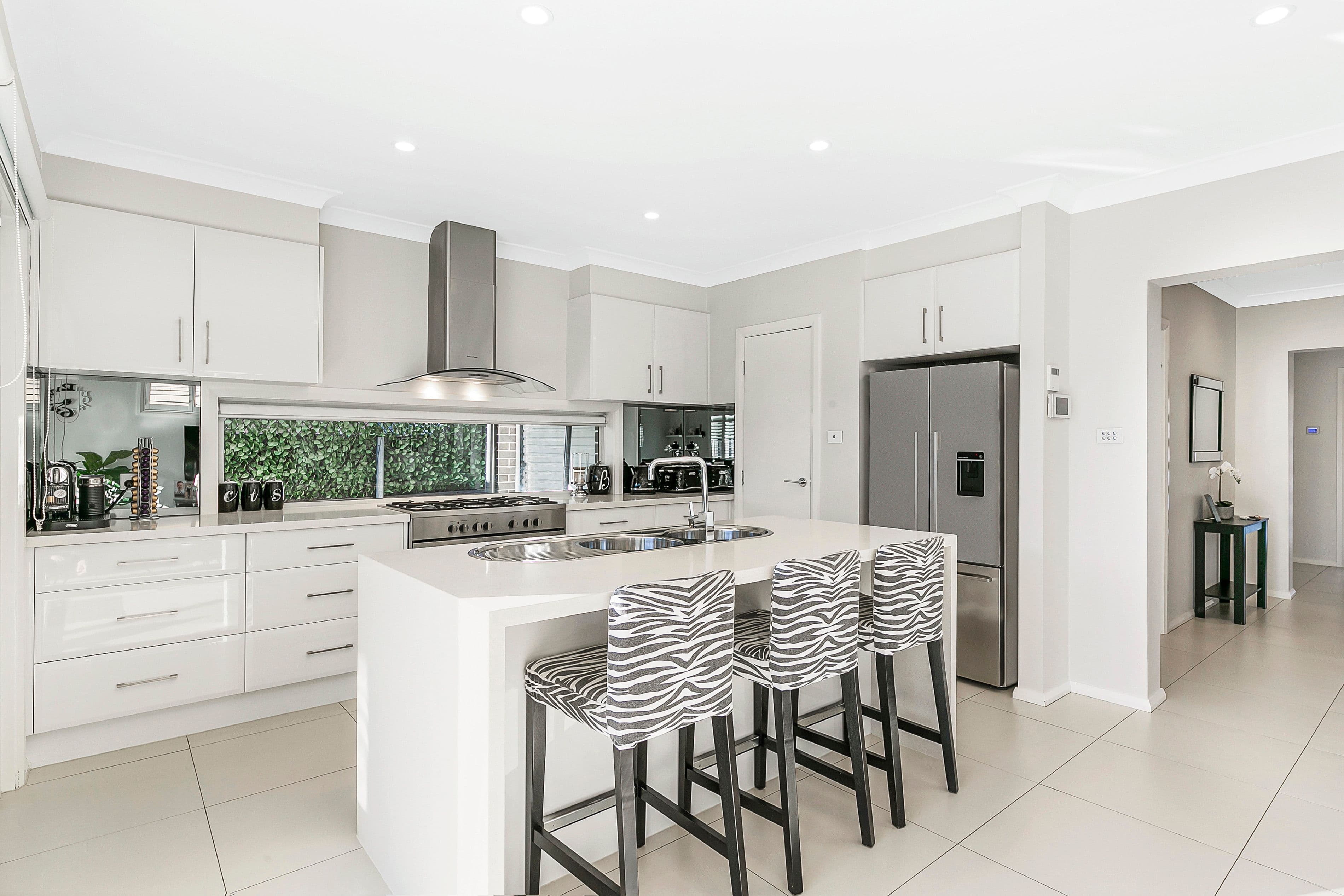 25 Rowe Drive, Potts Hill NSW 2143, Potts Hill - Thumbnail 3
