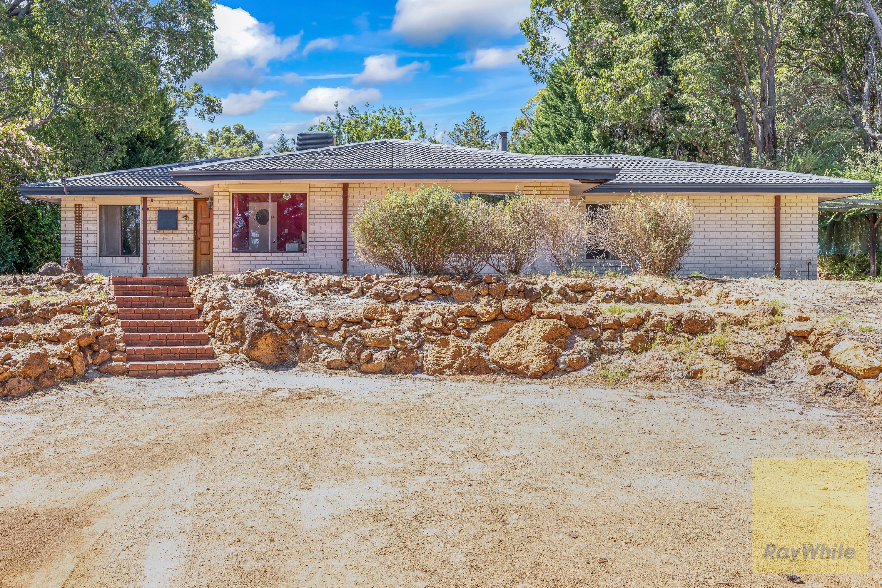 132 Lesmurdie Road, Lesmurdie WA 6076, Lesmurdie - Thumbnail 2