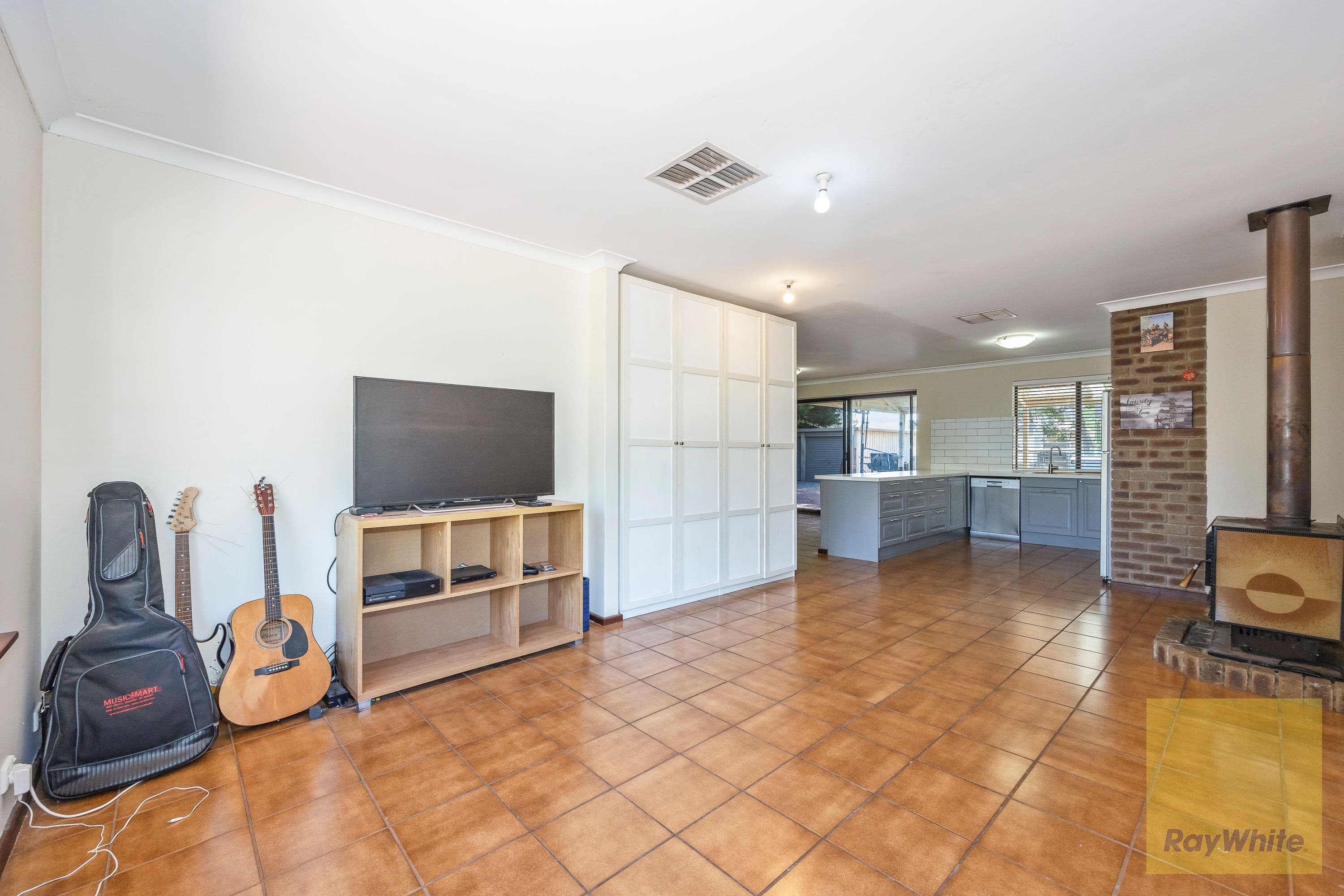 132 Lesmurdie Road, Lesmurdie WA 6076, Lesmurdie - Thumbnail 4