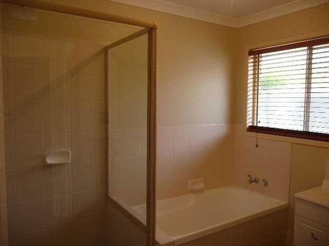 18  Oakwood Drive, WATERFORD WEST QLD 4133, Waterford West - Thumbnail 5
