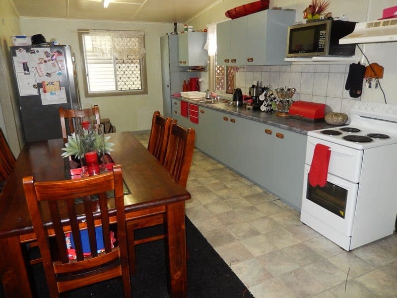 23 Russell Street, SILKSTONE QLD 4304, Silkstone - Thumbnail 4