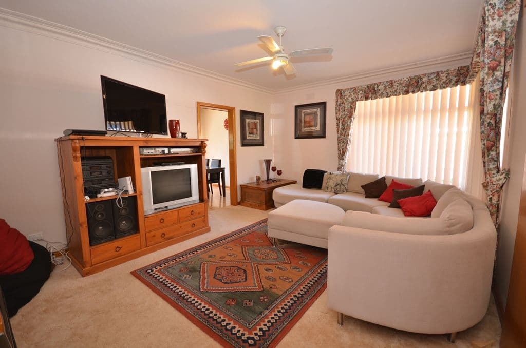 9 Gordonia Court, BALLARAT NORTH VIC 3350, Ballarat North - Thumbnail 2