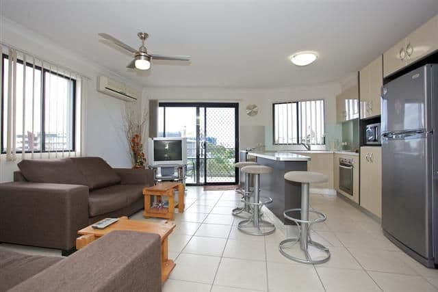 69 John Street, REDCLIFFE QLD 4020, Redcliffe - Thumbnail 2