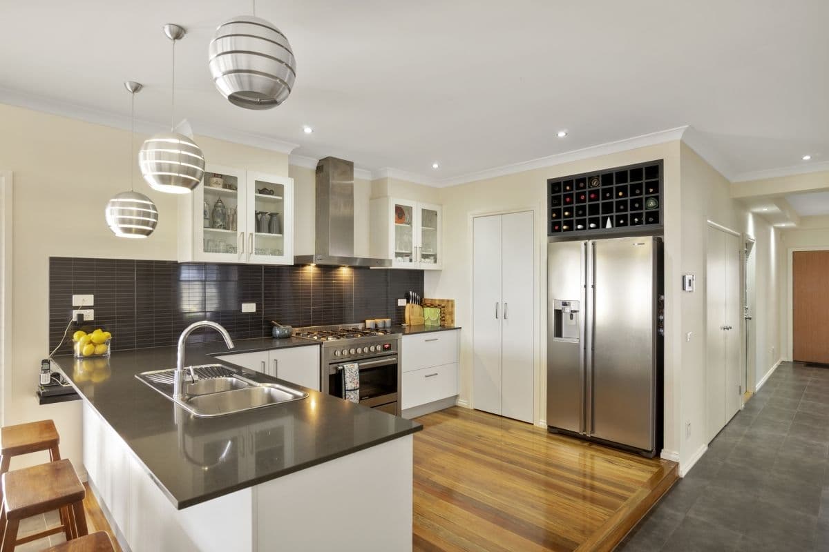 17 Cloverdale Road, Tarneit VIC 3029, Tarneit - Thumbnail 3