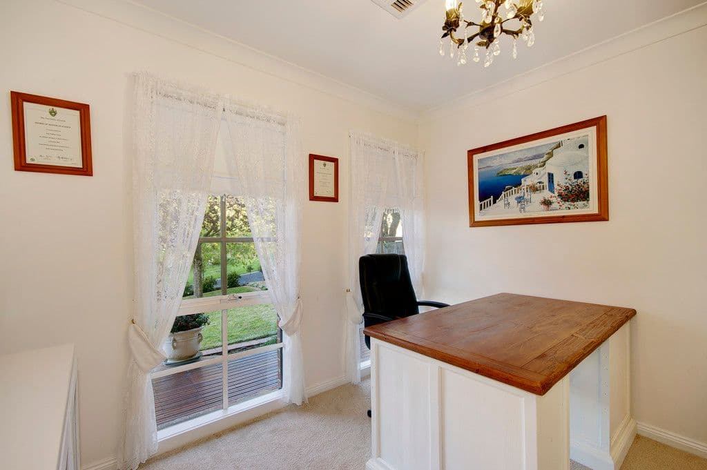 15 Leilani Court, Highton VIC 3216, Highton - Thumbnail 4
