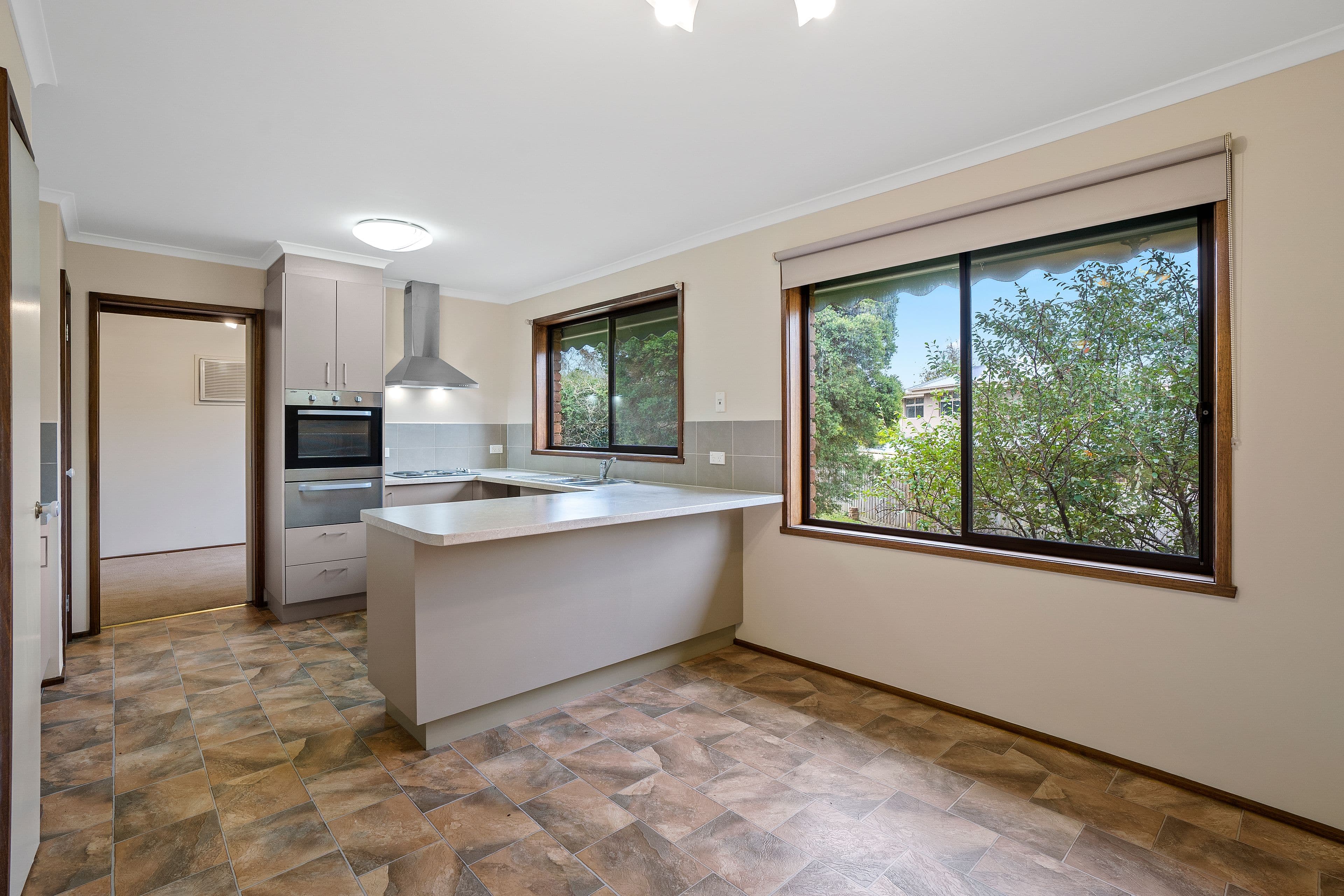 3 Herbert Street, Croydon VIC 3136, Croydon - Thumbnail 2