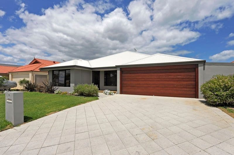 10 Abbeytown Circle, WAIKIKI WA 6169, Waikiki - Image 1