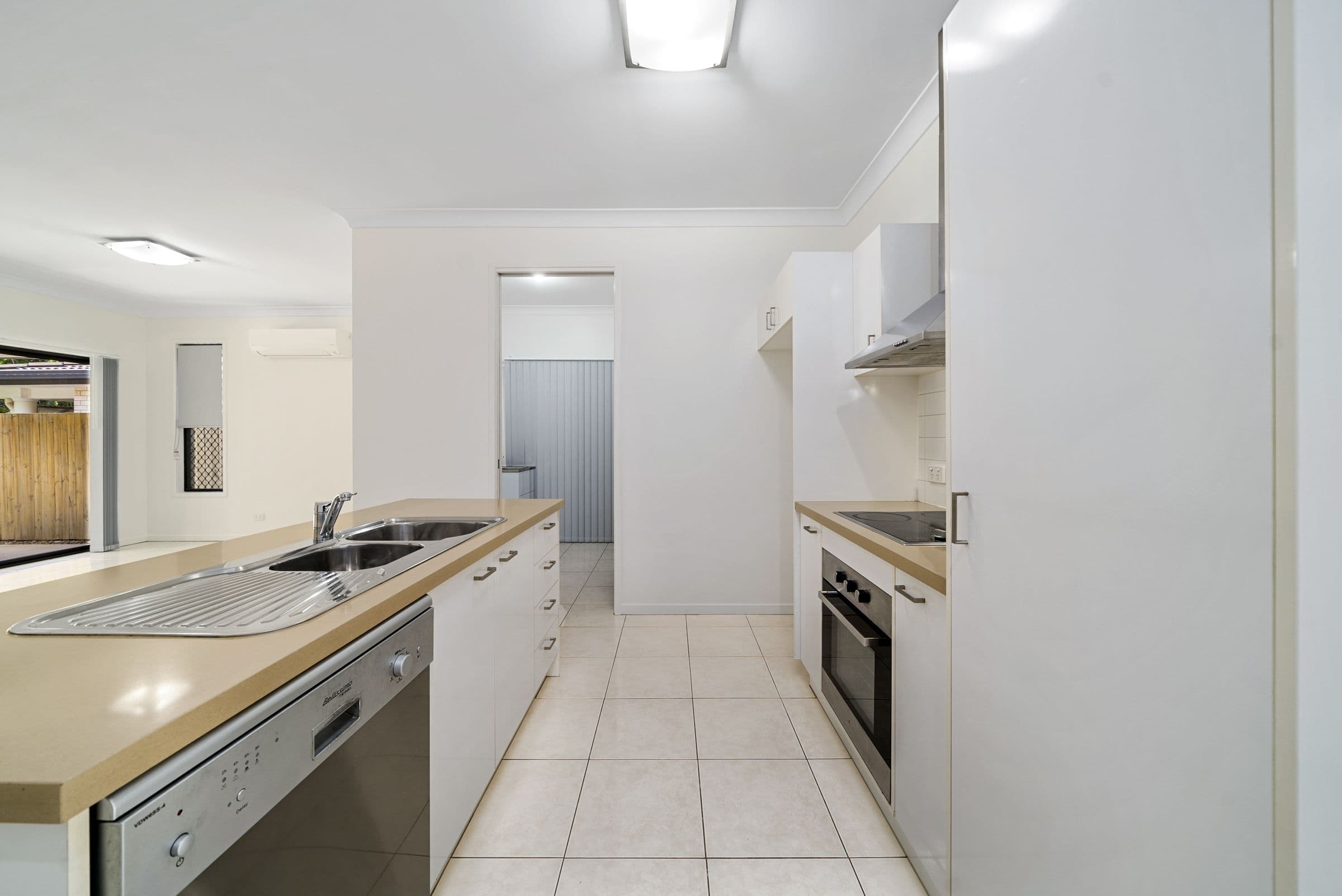 4 Caswell Close, North Lakes QLD 4509, North Lakes - Thumbnail 6