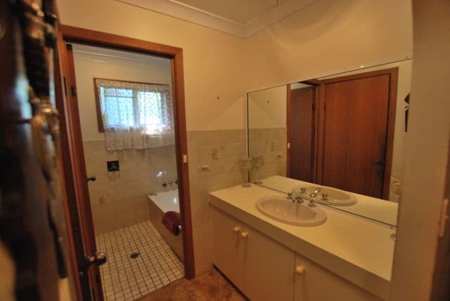 18 Spannagle Street, BUCASIA QLD 4750, Bucasia - Thumbnail 4